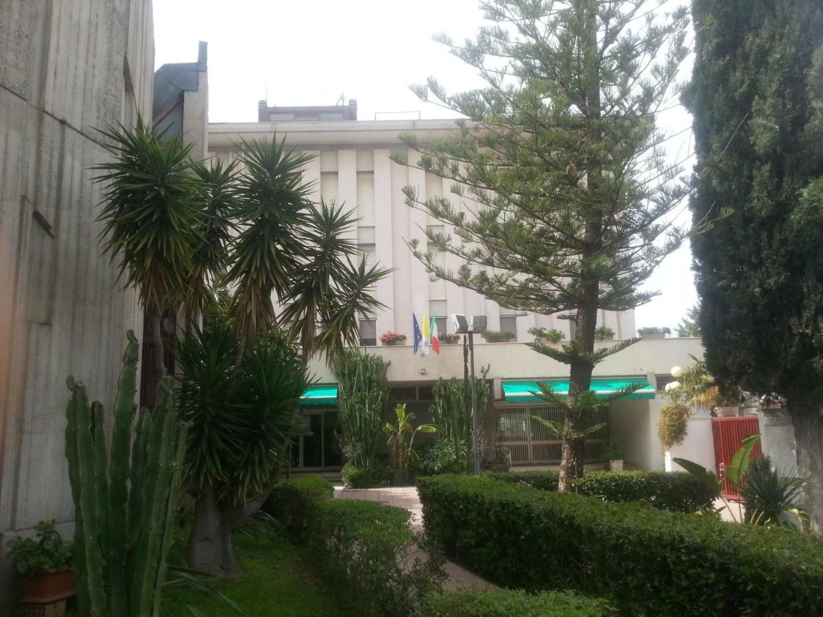 ホテルCentro Giovanile Padre Minozzi ポリコーロ エクステリア 写真