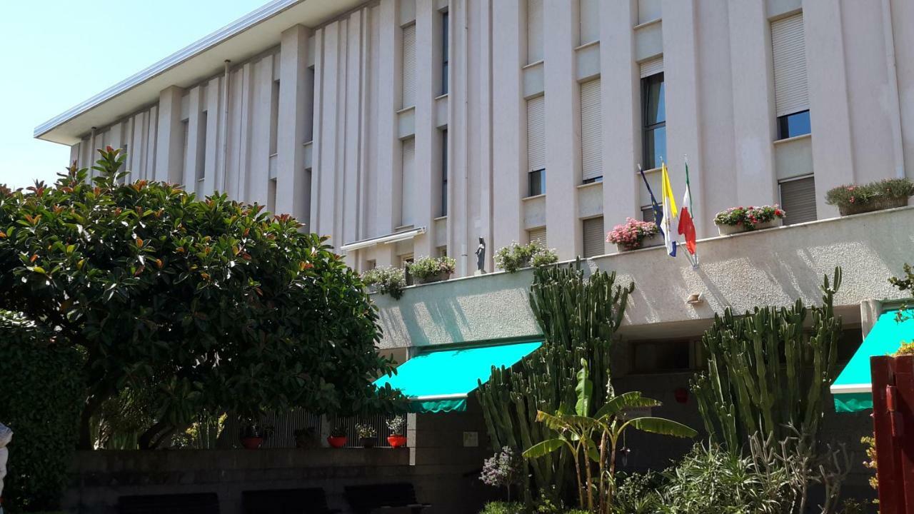 ホテルCentro Giovanile Padre Minozzi ポリコーロ エクステリア 写真